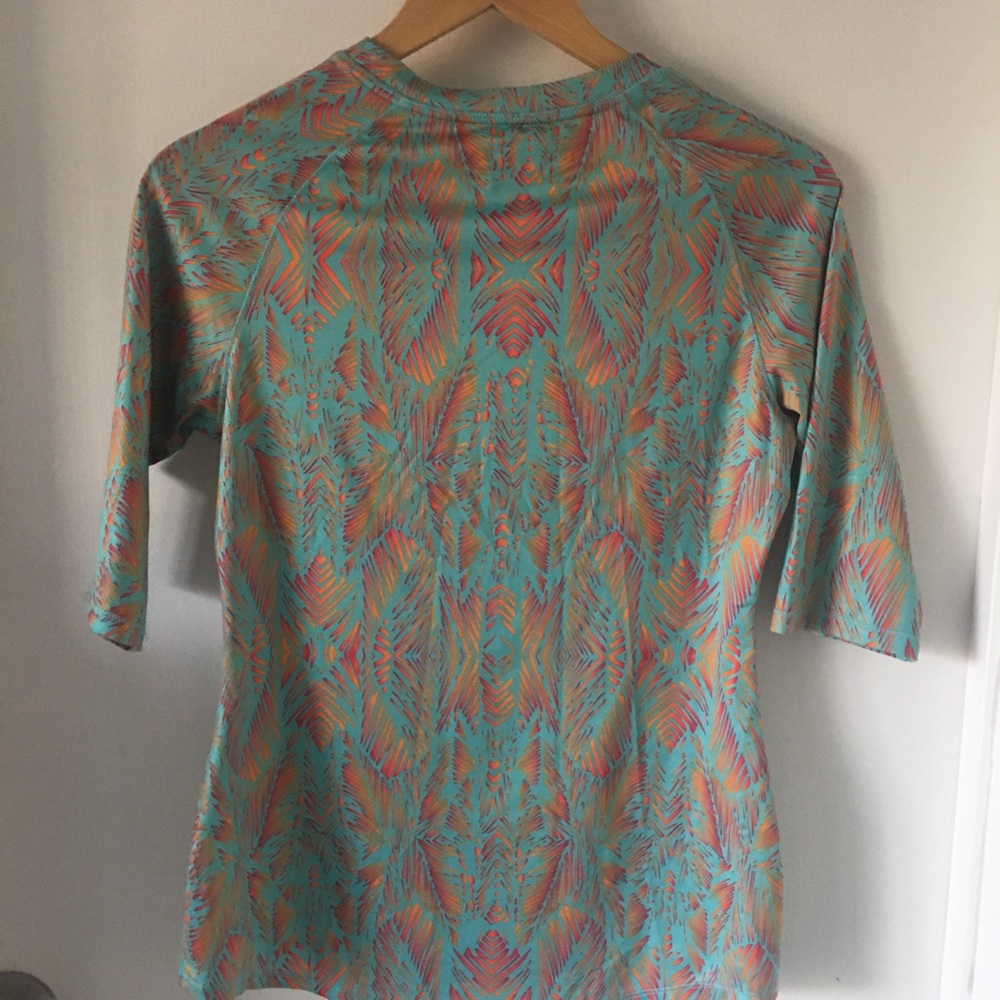 Keep it cool sun shirt, swim shirt - Picture 2 of 7
